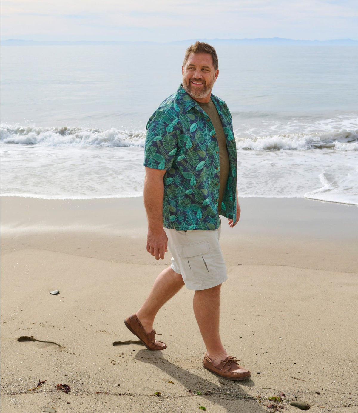 L.L.Bean Men's Tropics Shirt, Short-Sleeve Print Carbon Navy Tropical