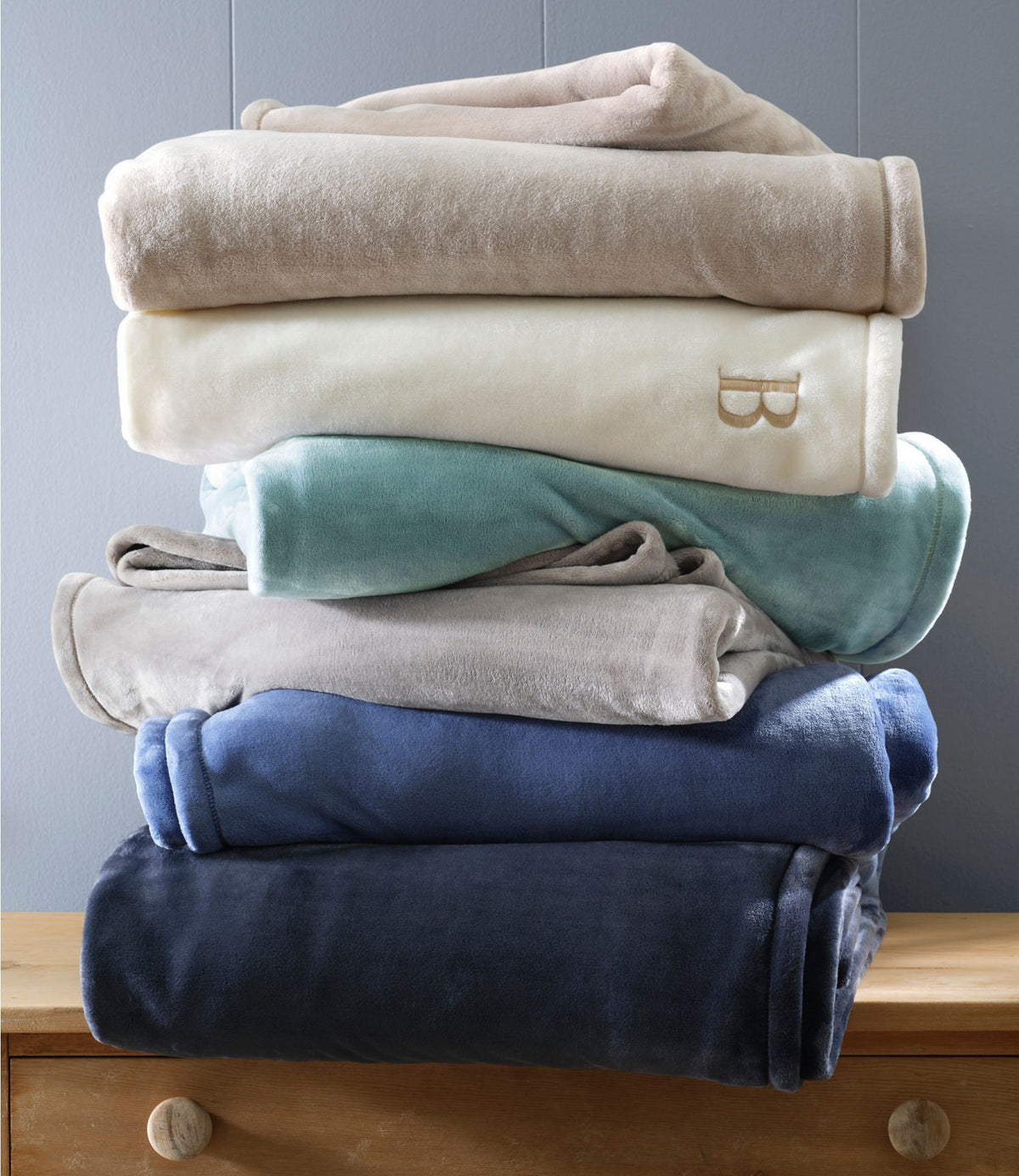 L.L.Bean Wicked Cozy Blanket Driftwood
