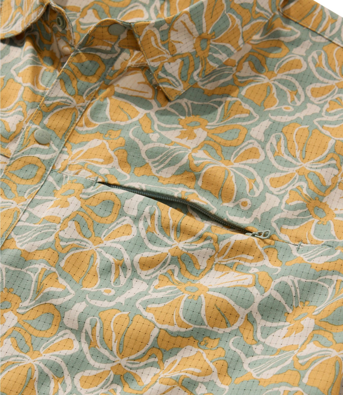 L.L.Bean Men's Ultralight Trail Shirt, Short-Sleeve Print Bone Mountains
