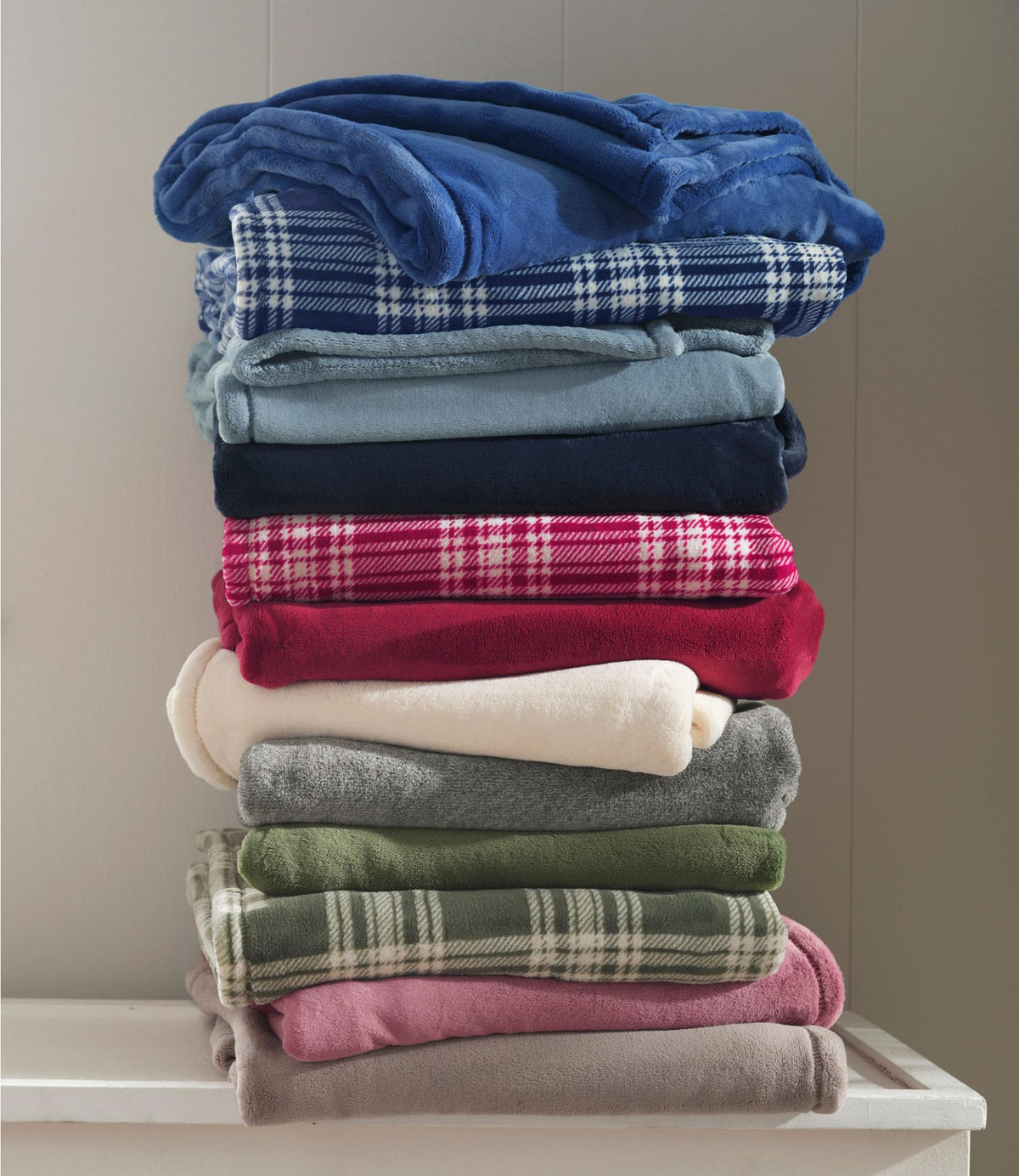 L.L.Bean Wicked Plush Throw Mountain Red