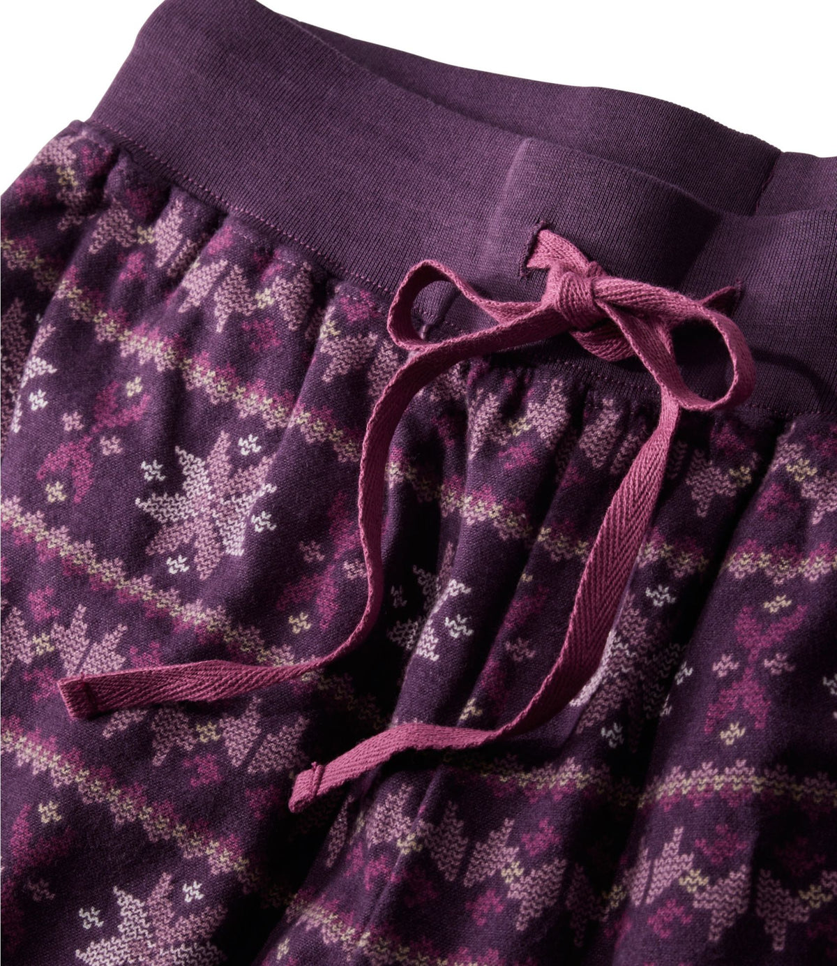 L.L.Bean Women's L.L.Bean Camp PJ Set Deep Rosewood Festive Scene