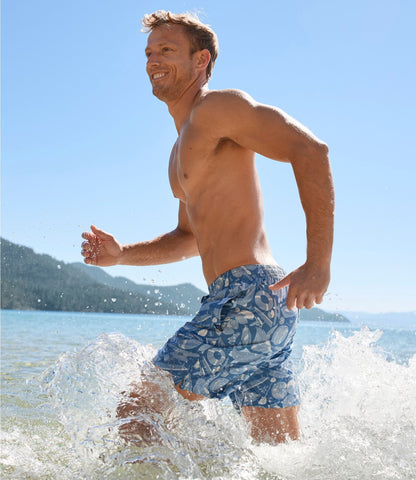 L.L.Bean Men's Bold Coast Swim Trunks, 7" Carbon Navy Abstract Hibiscus