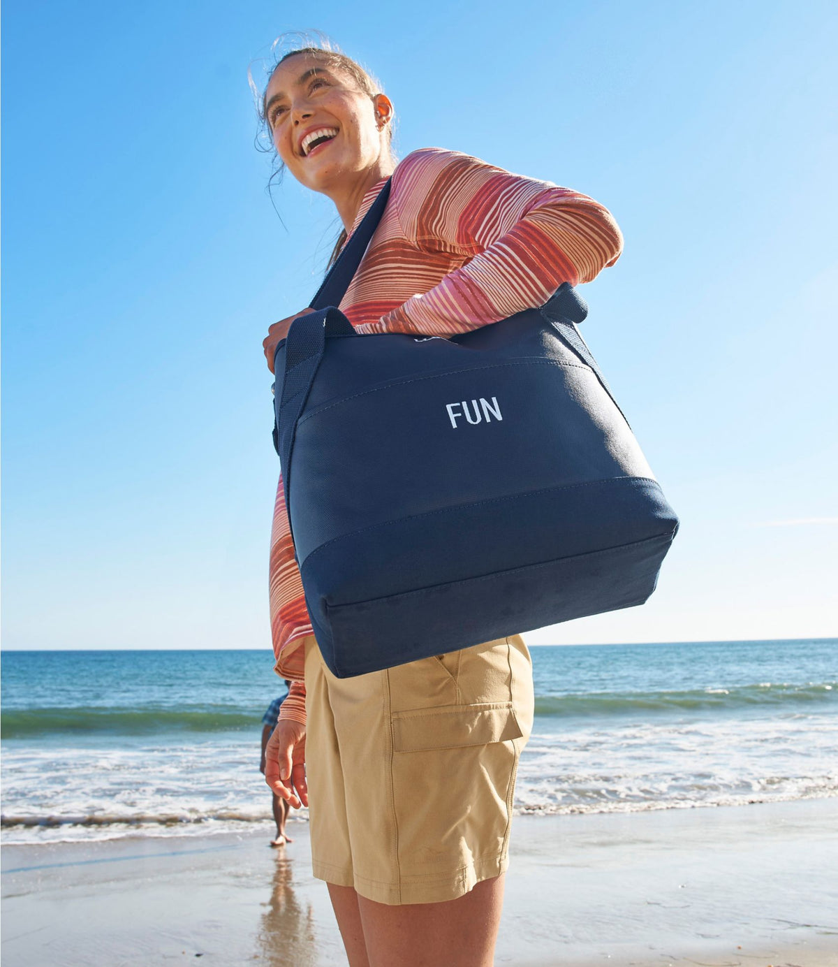 L.L.Bean Nor'easter Insulated Tote, Medium Classic Navy/Cream/Canyon Khaki