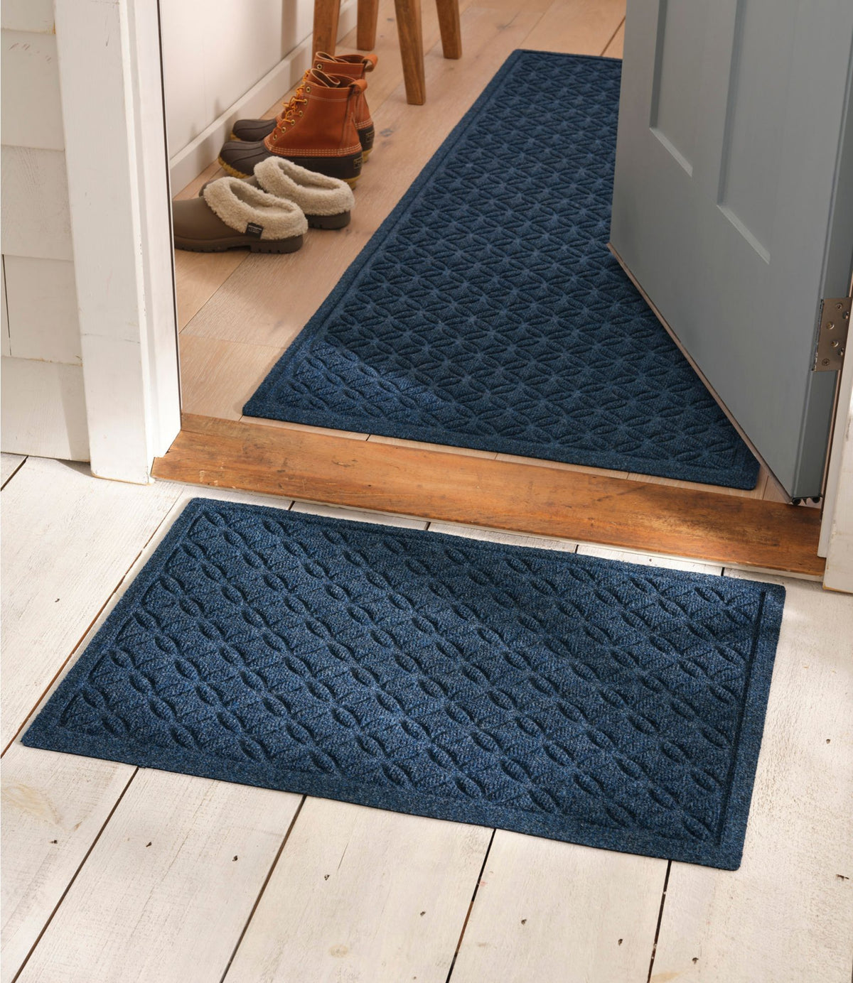 L.L.Bean Heavyweight Recycled Waterhog Doormat, Geometric Rings Graphite