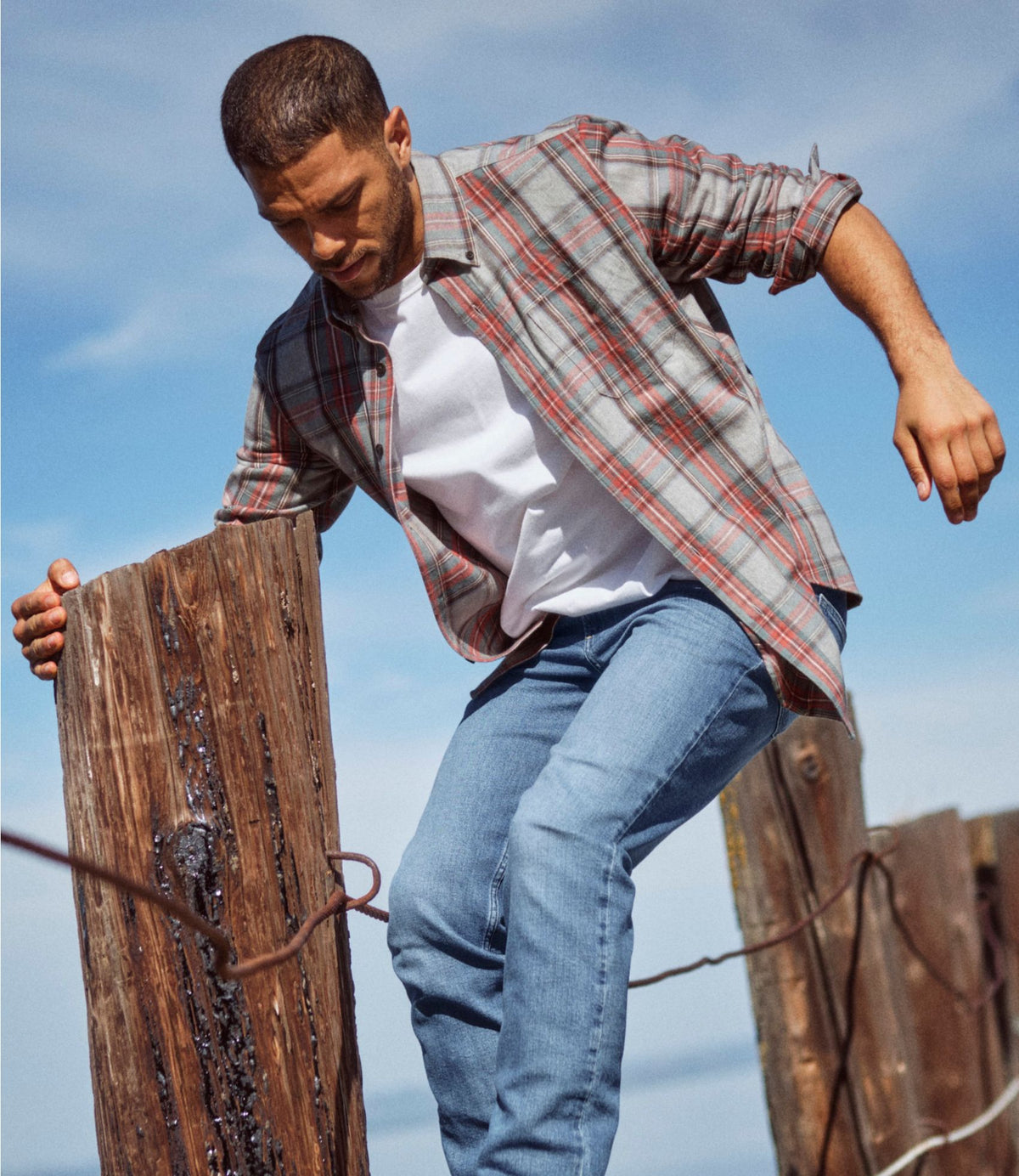 L.L.Bean Men's Carefree Unshrinkable Tee with Pocket, Traditional Fit Charcoal Heather