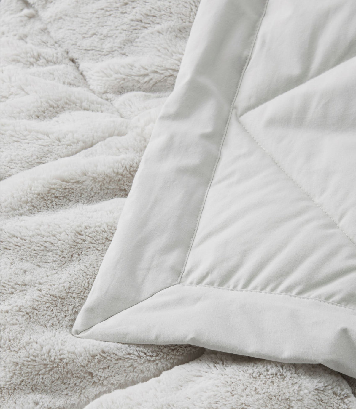 L.L.Bean Ultraplush PrimaLoft Blanket Cream